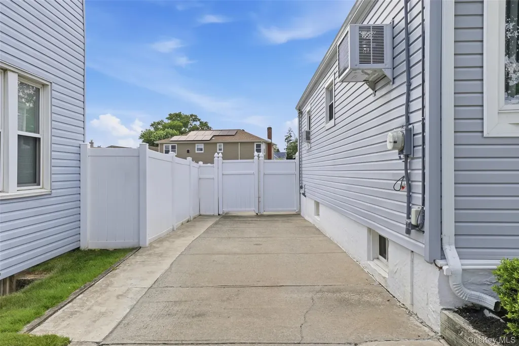 64 Lehrer Avenue Elmont NY 11003