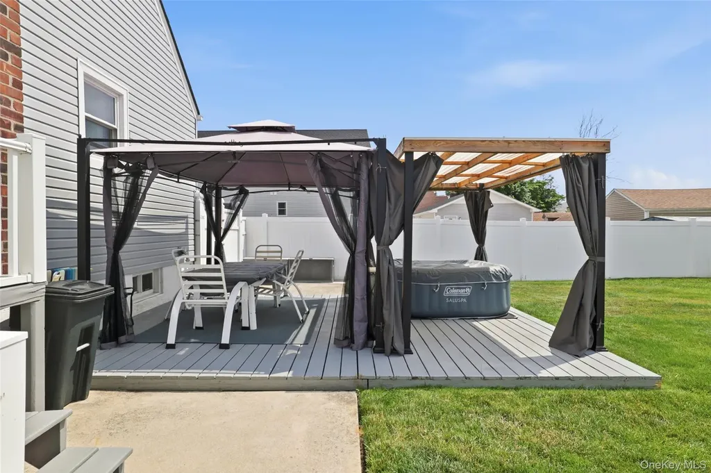 64 Lehrer Avenue Elmont NY 11003