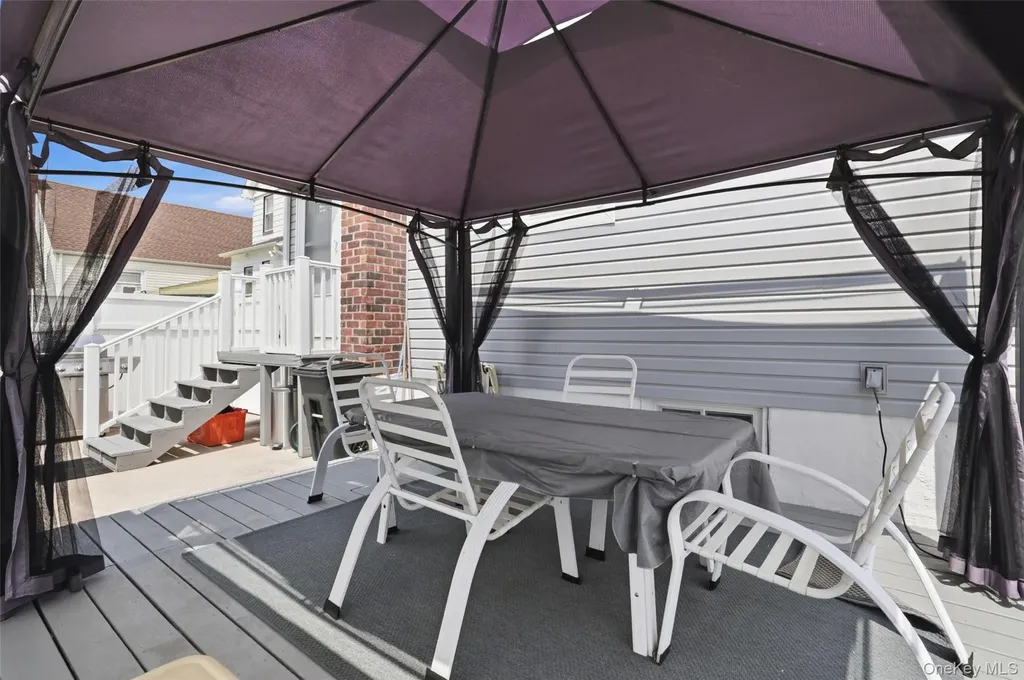 64 Lehrer Avenue Elmont NY 11003