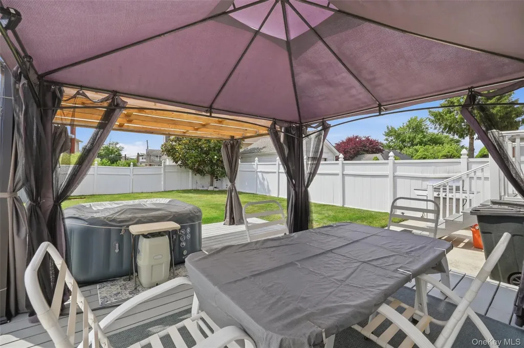 64 Lehrer Avenue Elmont NY 11003