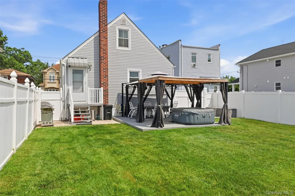 64 Lehrer Avenue Elmont NY 11003