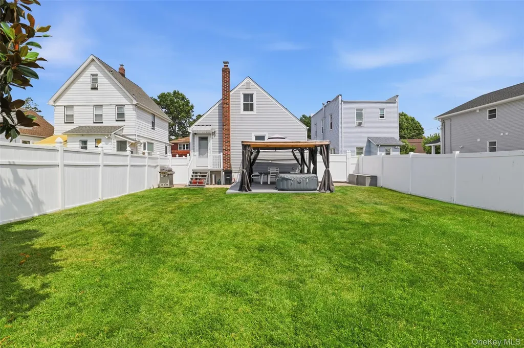 64 Lehrer Avenue Elmont NY 11003