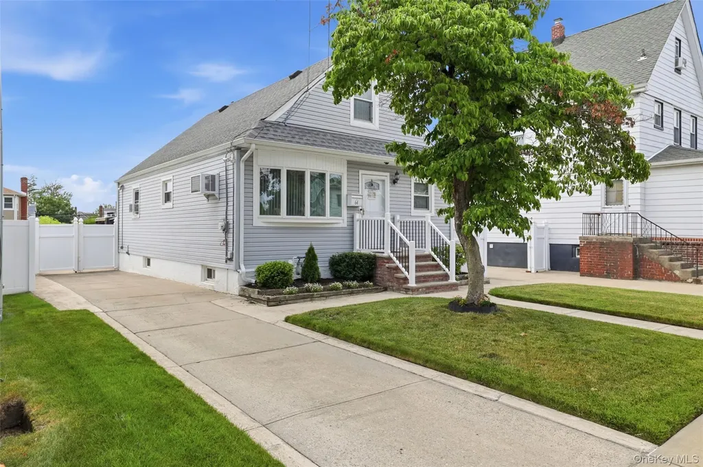 64 Lehrer Avenue Elmont NY 11003
