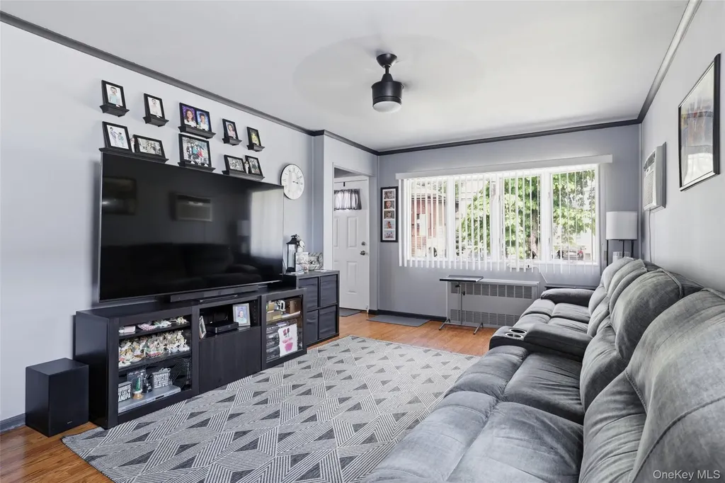 64 Lehrer Avenue Elmont NY 11003