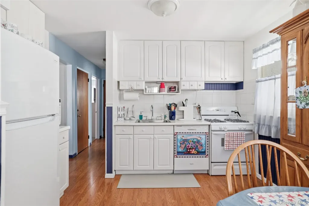 64 Lehrer Avenue Elmont NY 11003