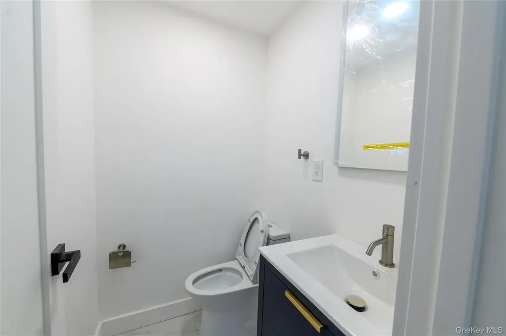 1282 Allen Drive Seaford NY 11783