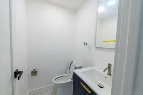 1282 Allen Drive Seaford NY 11783