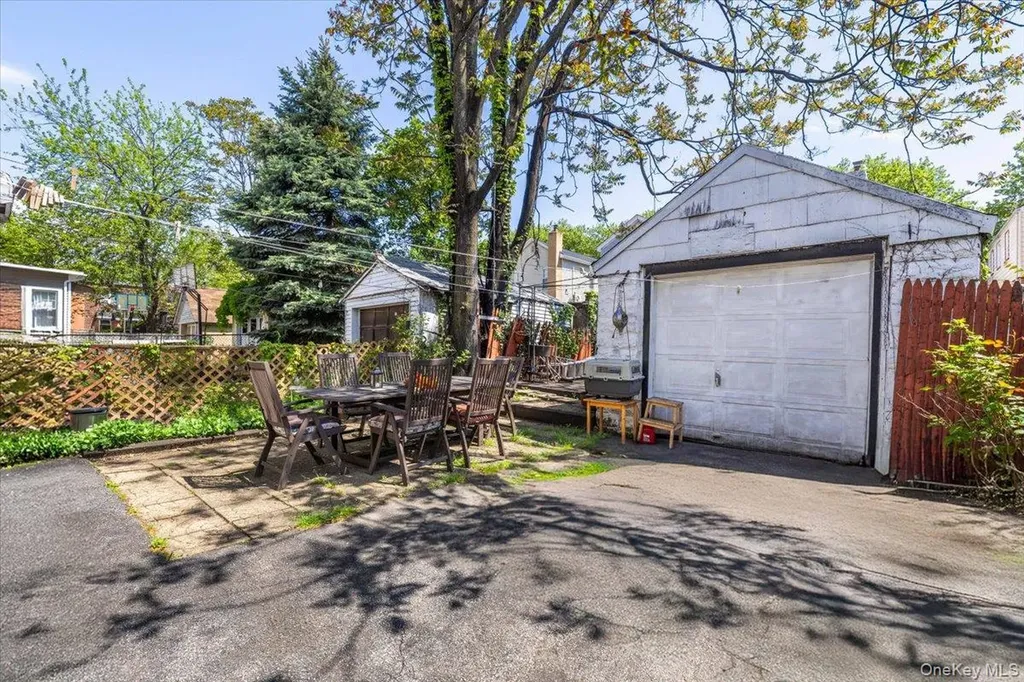 4212 Wilder Avenue Bronx NY 10466