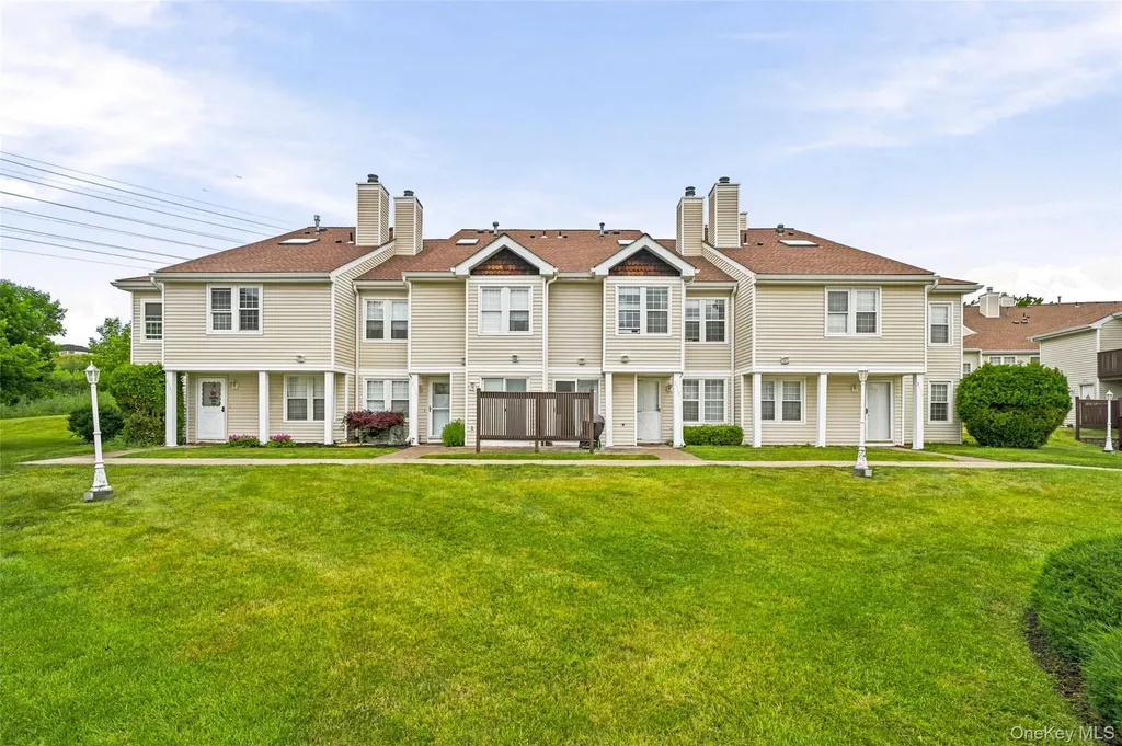 2119 Whispering Hills Chester NY 10918