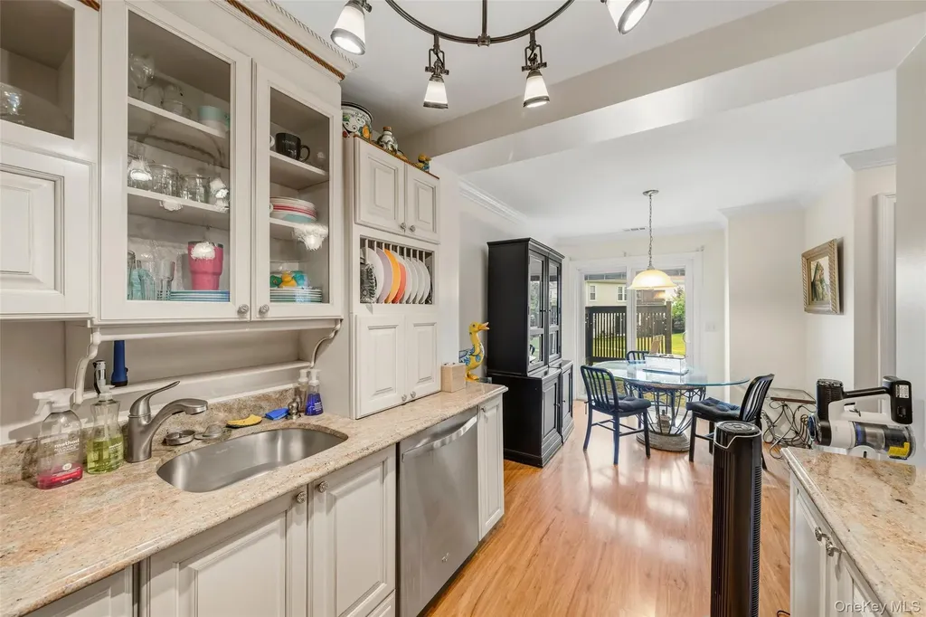 2119 Whispering Hills Chester NY 10918