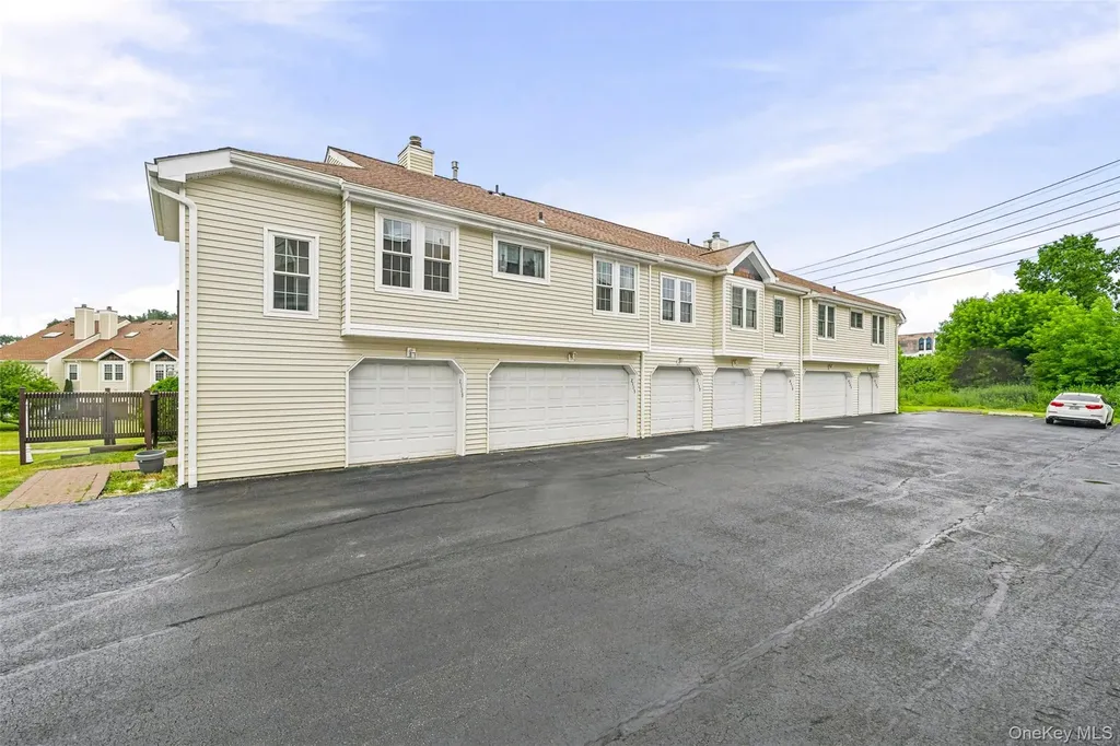 2119 Whispering Hills Chester NY 10918