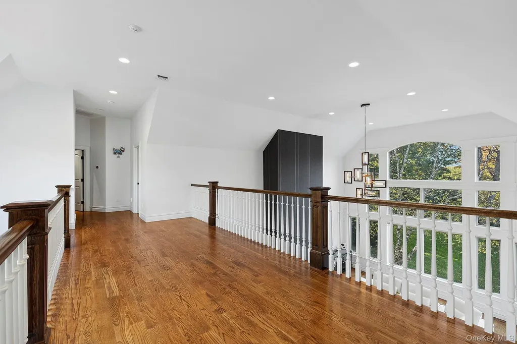 144 Round Swamp Road West Hills NY 11743