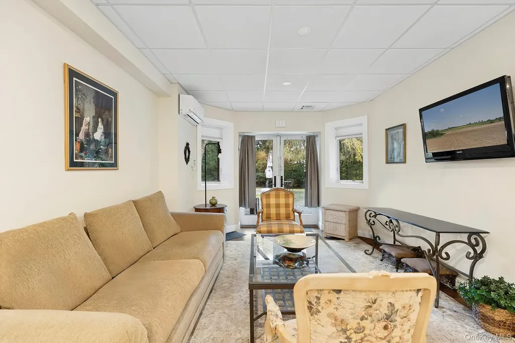 144 Round Swamp Road West Hills NY 11743