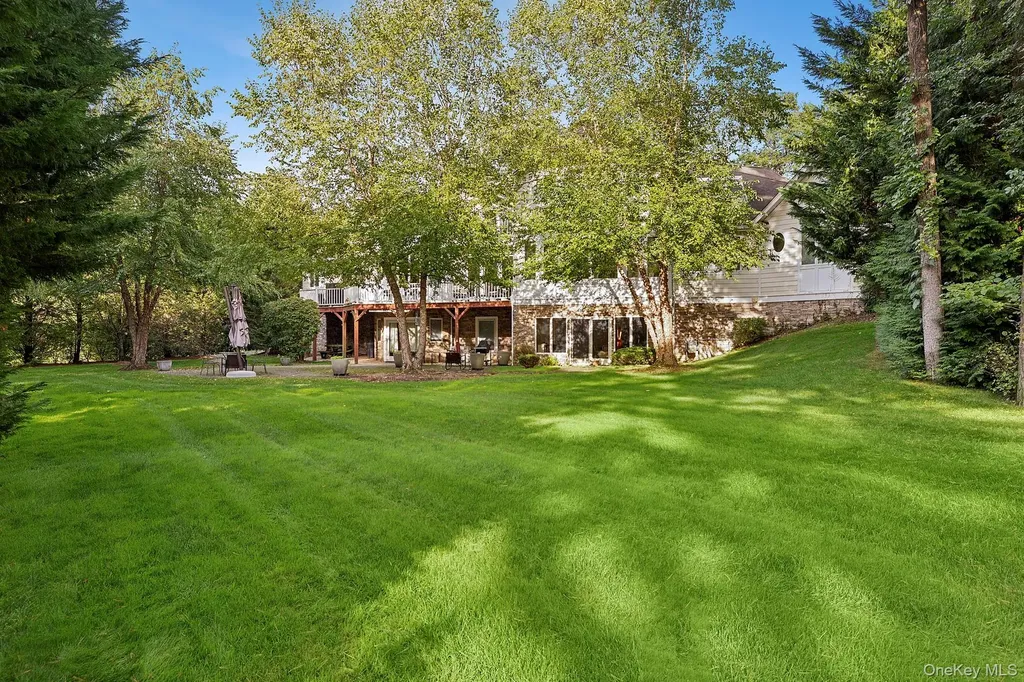 144 Round Swamp Road West Hills NY 11743
