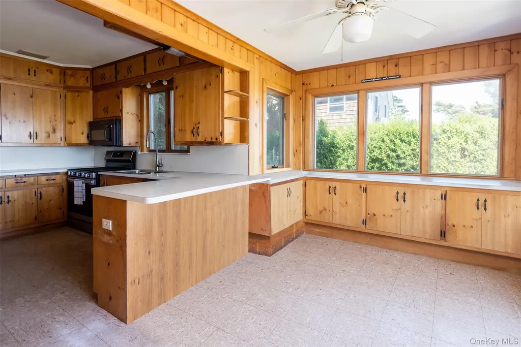 300 Terry Path Mattituck NY 11952