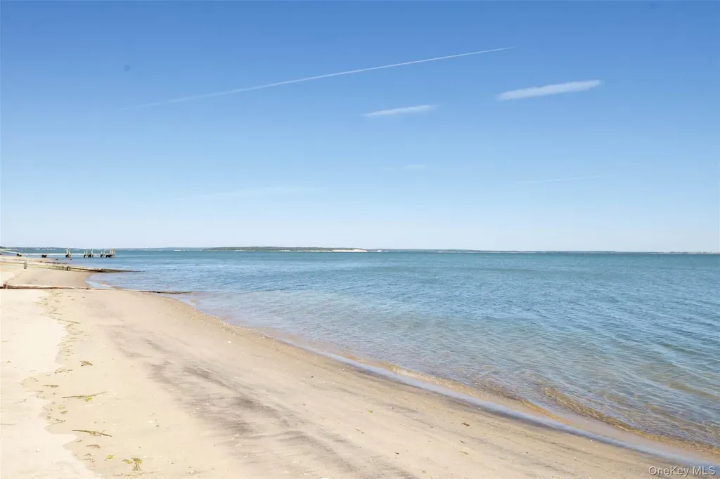 300 Terry Path Mattituck NY 11952