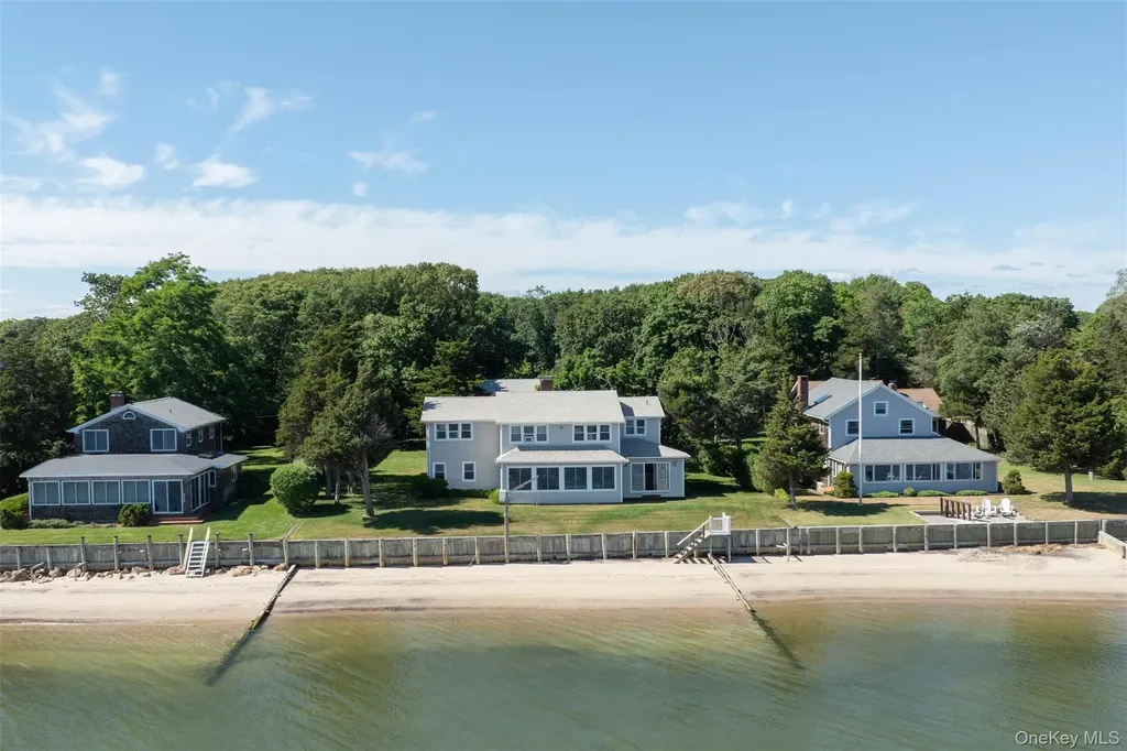 300 Terry Path Mattituck NY 11952