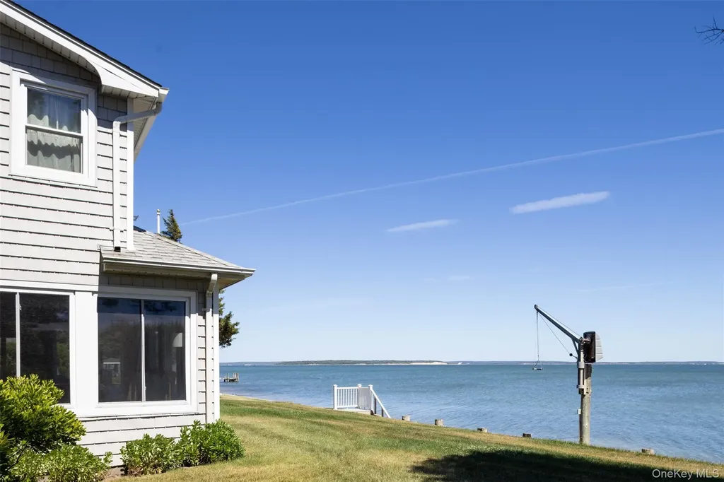 300 Terry Path Mattituck NY 11952
