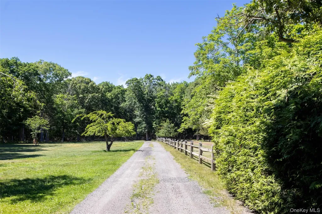 300 Terry Path Mattituck NY 11952