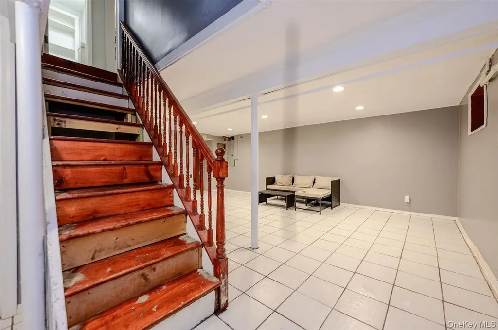 295 Maryland Avenue Freeport NY 11520