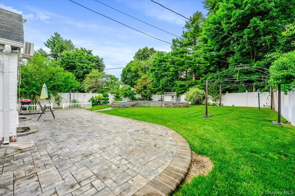 295 Maryland Avenue Freeport NY 11520