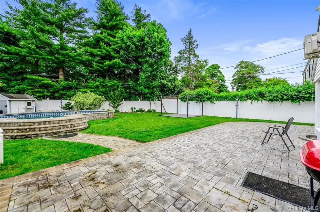 295 Maryland Avenue Freeport NY 11520