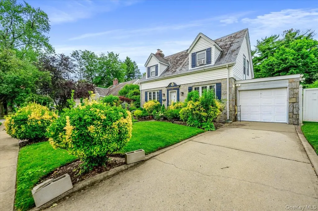 295 Maryland Avenue Freeport NY 11520