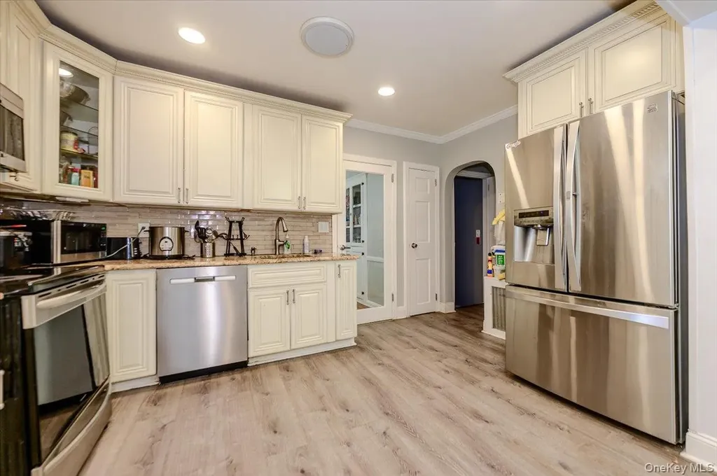 295 Maryland Avenue Freeport NY 11520