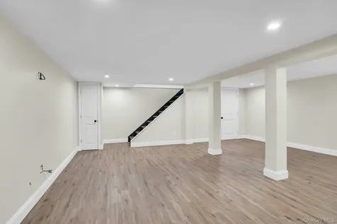 30 Sarina Drive Commack NY 11725