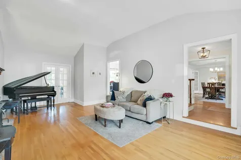 30 Sarina Drive Commack NY 11725