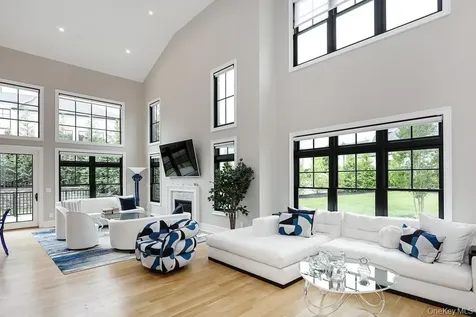 115 Three Ponds Lane E Woodbury NY 11797