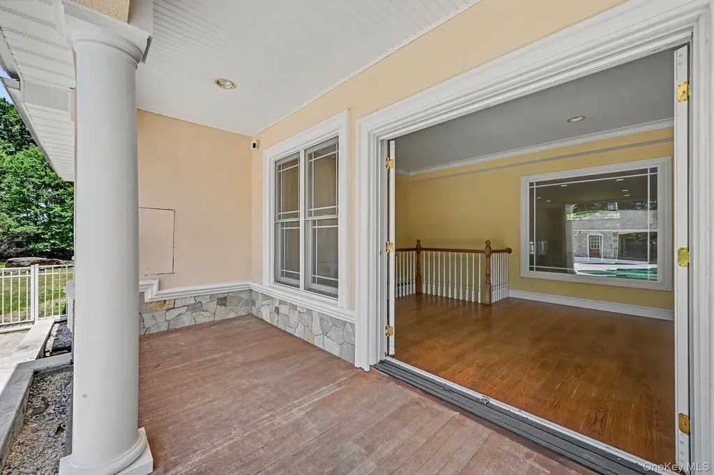 33 Manor Road Patterson NY 12563