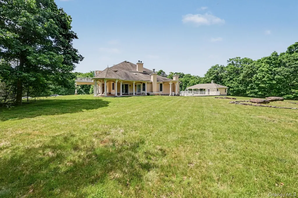 33 Manor Road Patterson NY 12563
