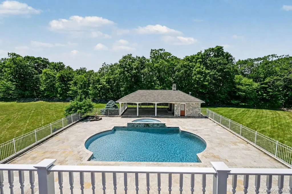 33 Manor Road Patterson NY 12563