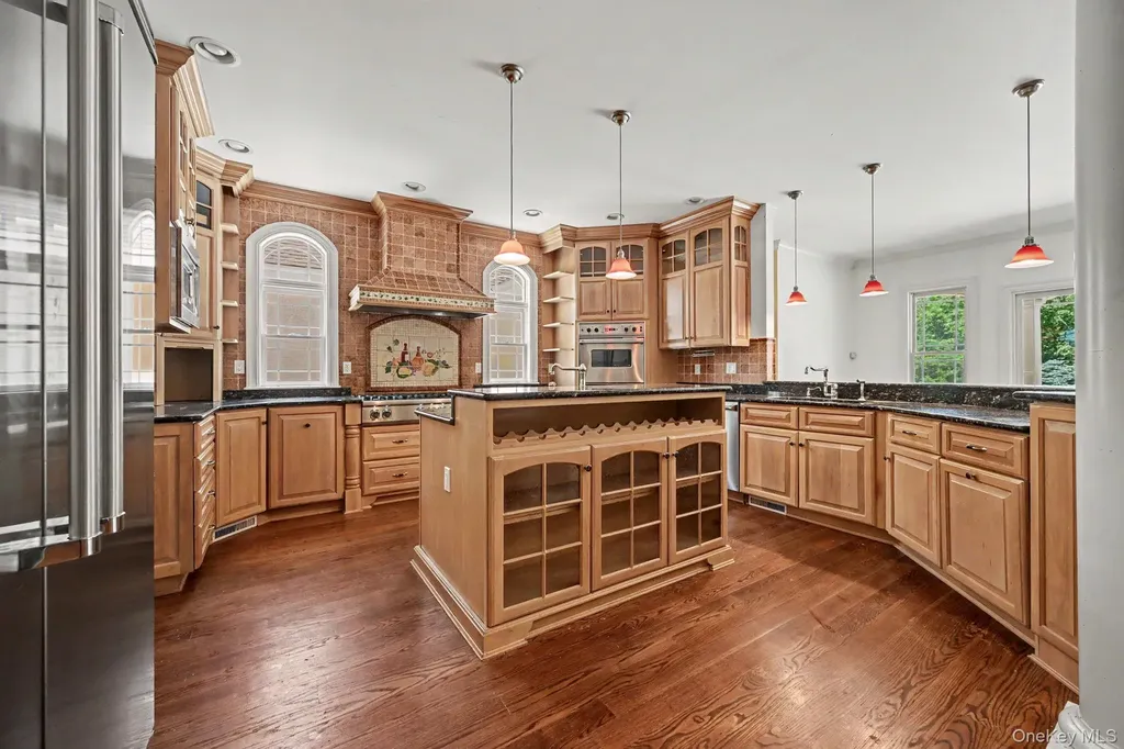 33 Manor Road Patterson NY 12563