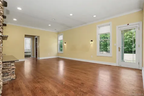 33 Manor Road Patterson NY 12563