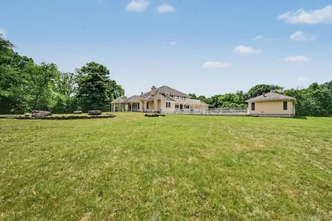33 Manor Road Patterson NY 12563