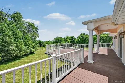 33 Manor Road Patterson NY 12563