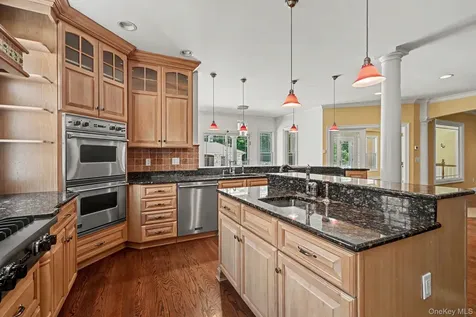 33 Manor Road Patterson NY 12563