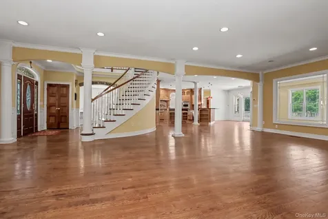 33 Manor Road Patterson NY 12563