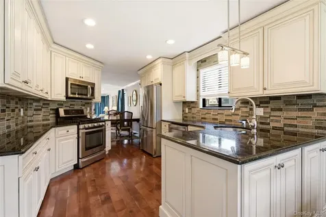 112 The Glen Glen Head NY 11545