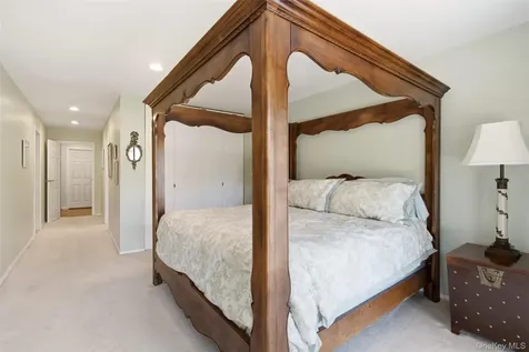 112 The Glen Glen Head NY 11545