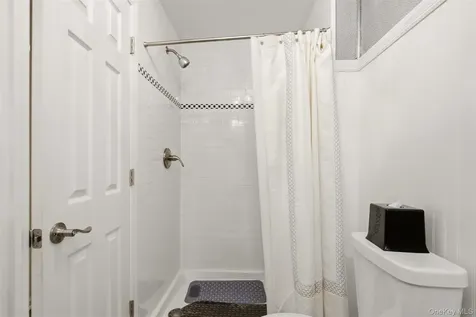 112 The Glen Glen Head NY 11545