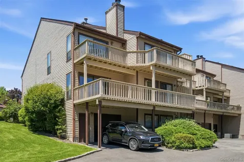 112 The Glen Glen Head NY 11545