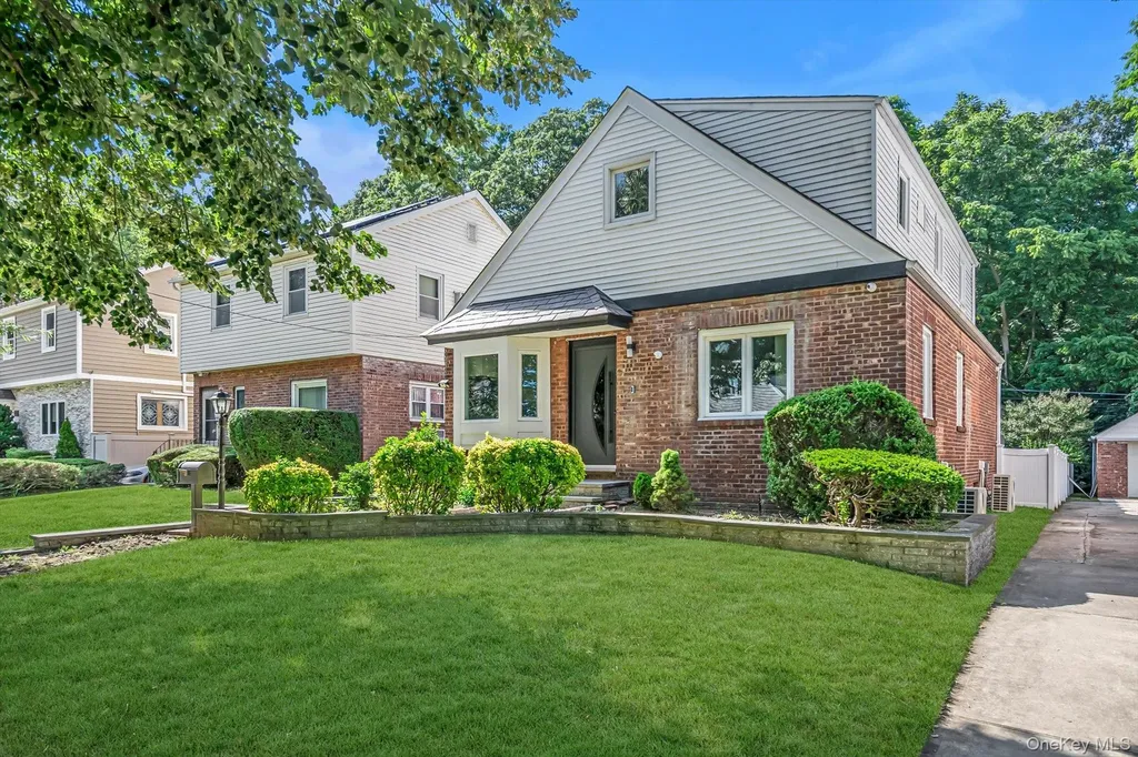 206-15 Richland Avenue Oakland Gardens NY 11364