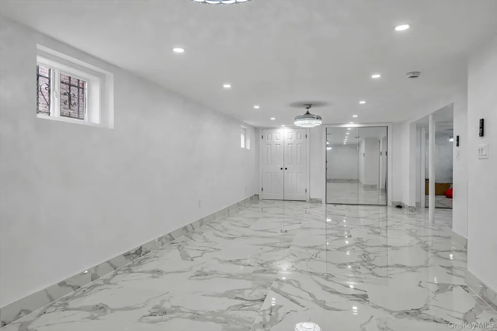 206-15 Richland Avenue Oakland Gardens NY 11364