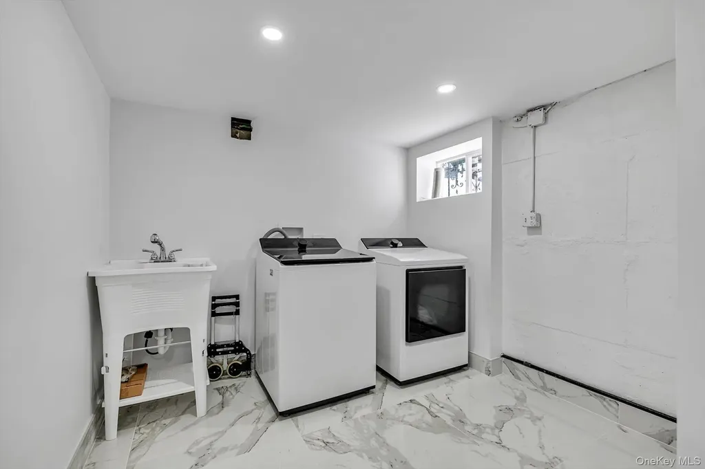 206-15 Richland Avenue Oakland Gardens NY 11364