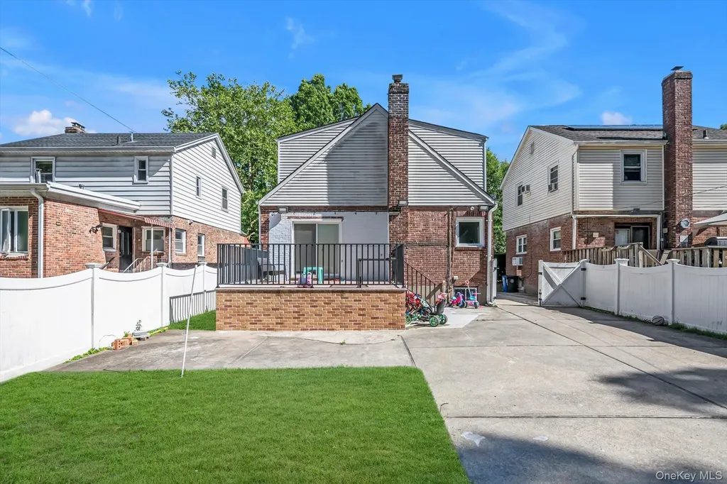 206-15 Richland Avenue Oakland Gardens NY 11364