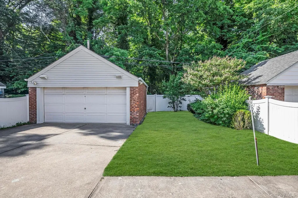 206-15 Richland Avenue Oakland Gardens NY 11364