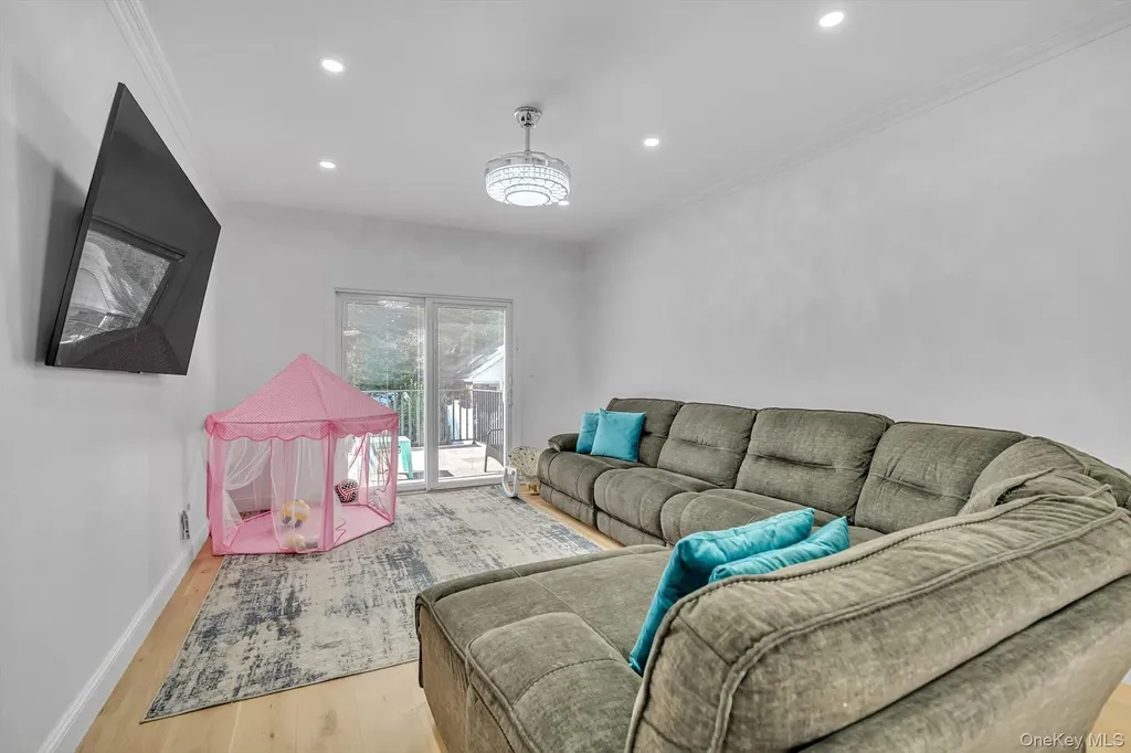 206-15 Richland Avenue Oakland Gardens NY 11364